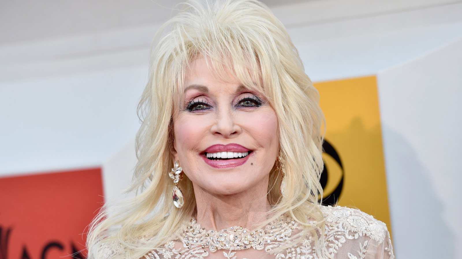 Les citations les plus emblématiques de Dolly Parton sur la beauté et la mode
