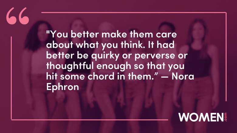Une citation de Nora Ephron sur fond bordeaux