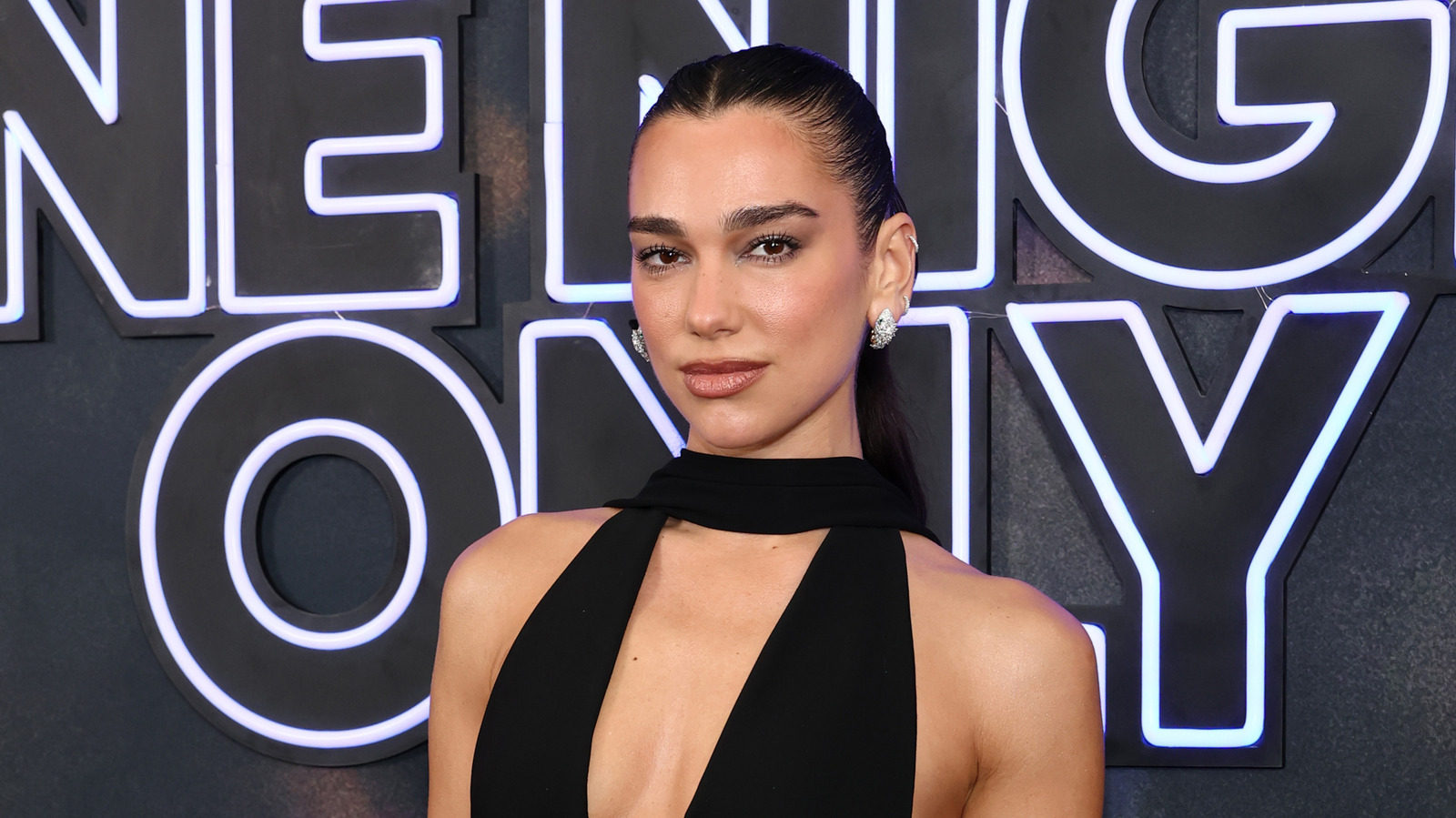 Citation du jour de Dua Lipa : « C'est ainsi que nous avançons dans le monde. Nous devons rompre...'