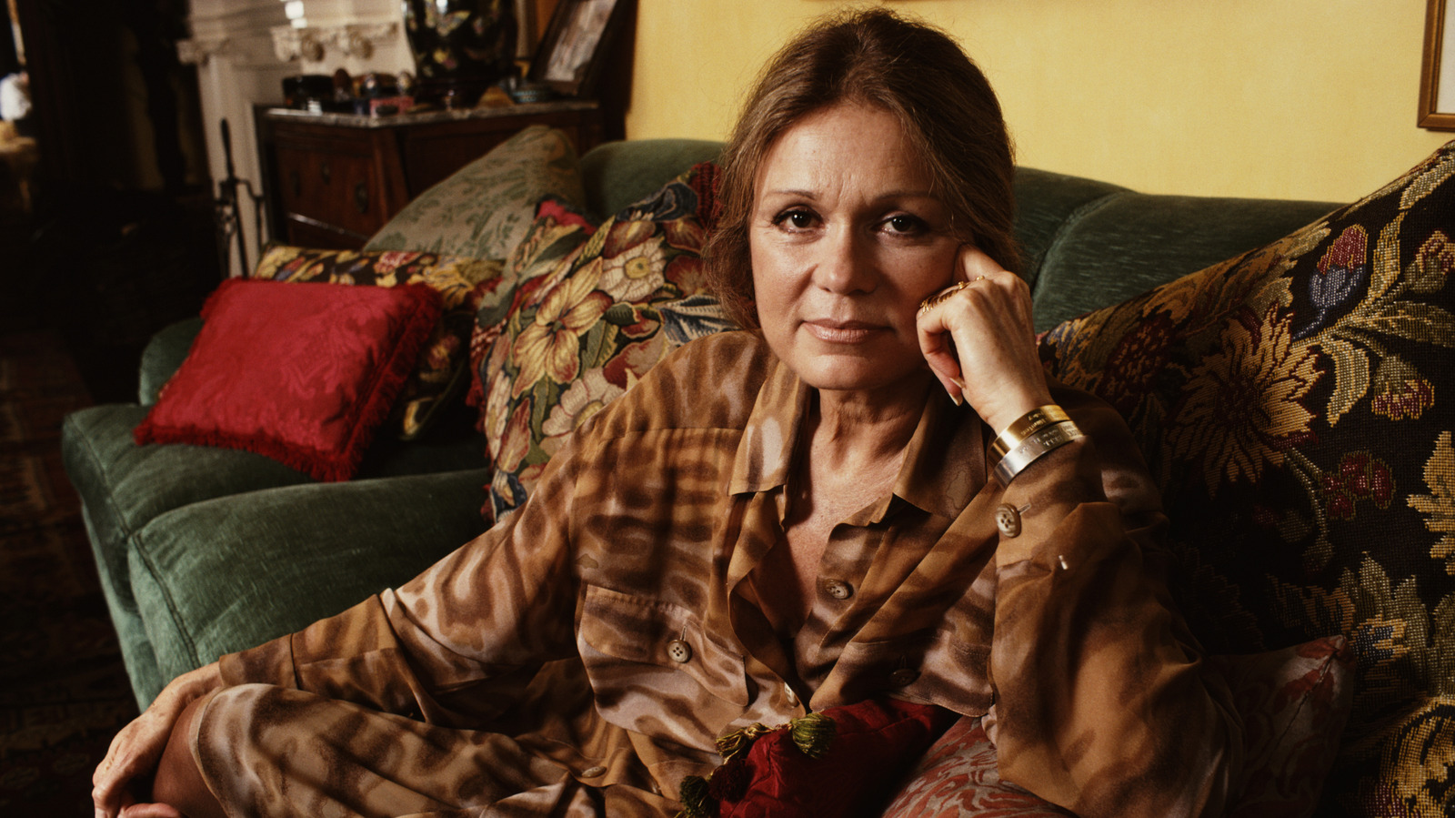 Le style signature de Gloria Steinem était une facette intentionnelle de son travail féministe