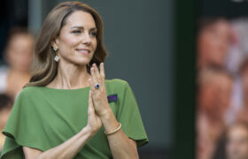 Pamela Anderson et Kate Middleton adorent la « manucure sans manucure » en ce moment