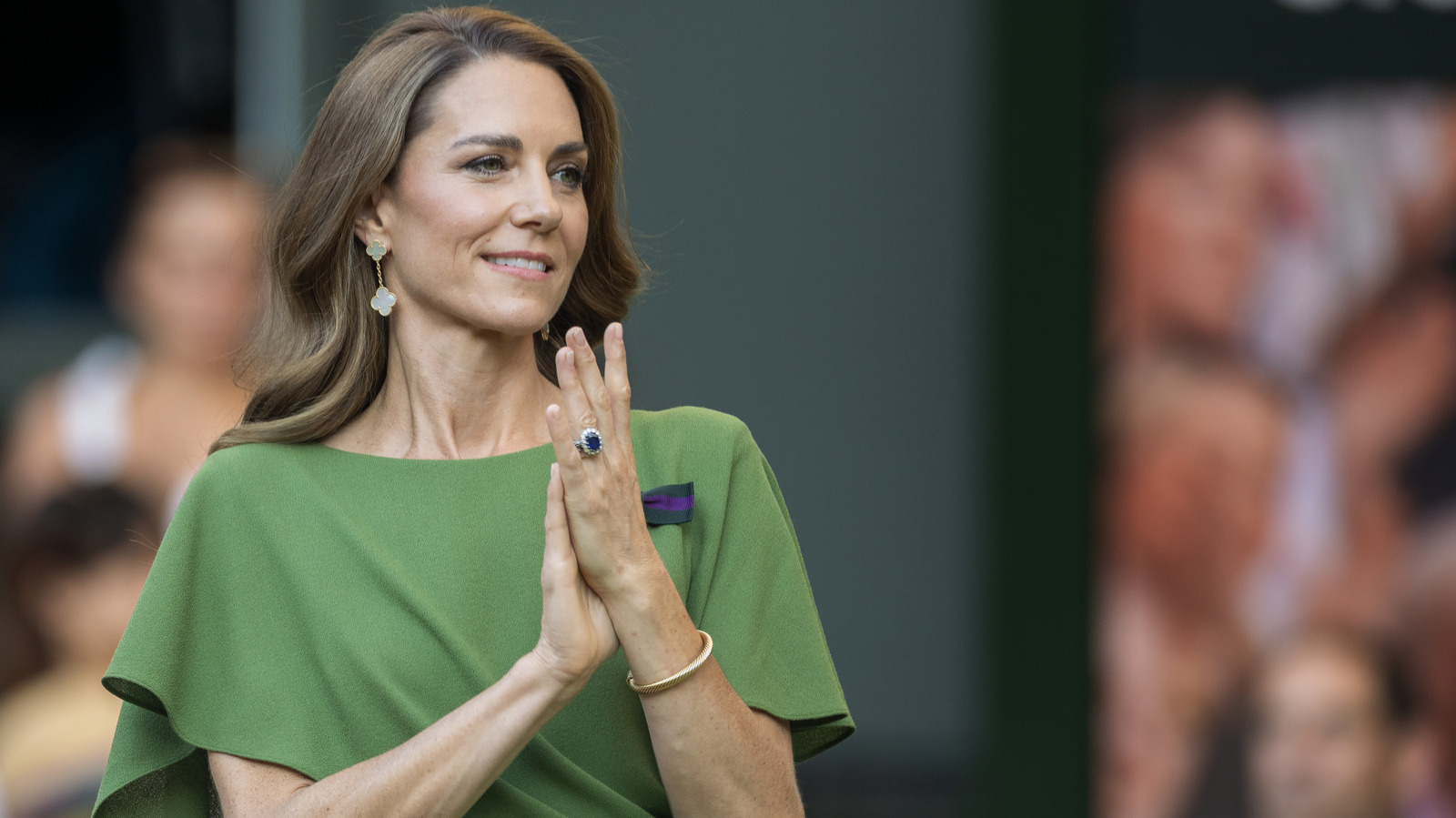 Pamela Anderson et Kate Middleton adorent la « manucure sans manucure » en ce moment