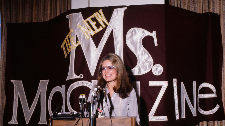 Gloria Steinem photographiée dans les années 1980