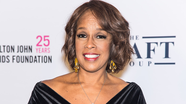 Gayle King souriait sur le tapis rouge en 2017