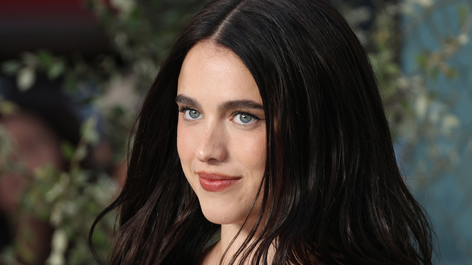 Margaret Qualley a adopté un style de chaussure controversé pour un tour sur le tapis rouge