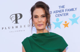 Teri Hatcher a un « cœur ouvert » mais n'est pas stressée d'être célibataire à 60 ans