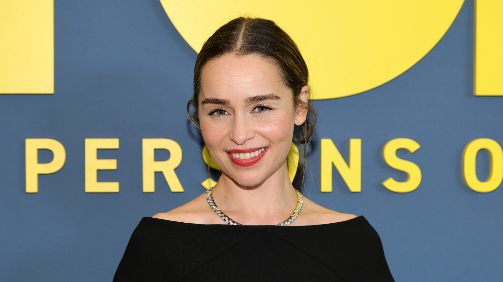Emilia Clarke passe au blond vanille pour l'automne 2026 et les vibrations Targaryen sont réelles