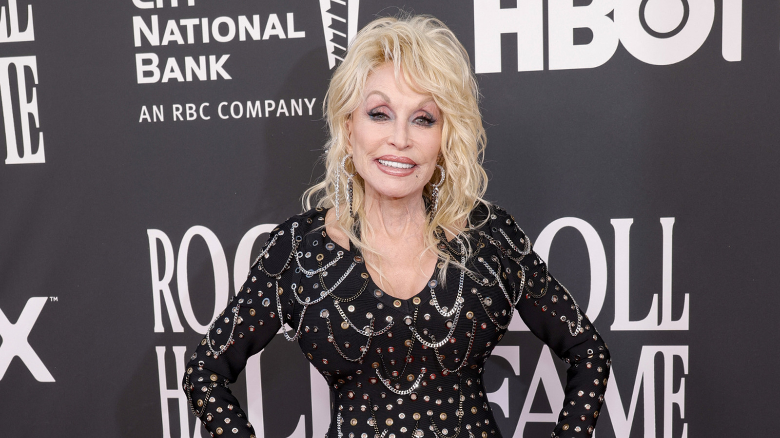 3 fois Dolly Parton stupéfaite dans des créations de style Bob Mackie