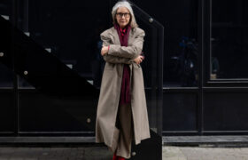 Tendances de la mode automne 2026 parfaites pour les femmes plus âgées