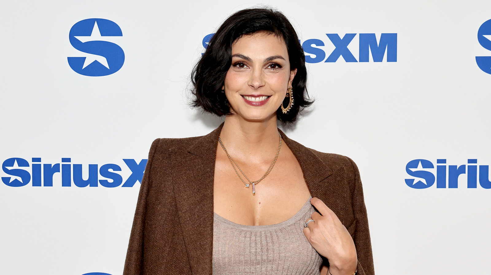La routine de soins de la peau simple de Morena Baccarin est réalisable même pour les mamans les plus occupées