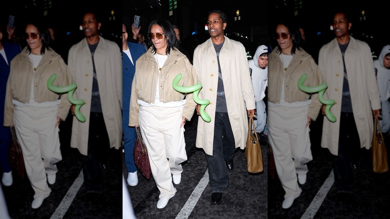 Rihanna portant un manteau beige et A$AP Rocky portant un trench beige
