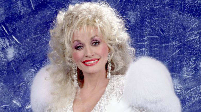 Dolly Parton sur une photo promotionnelle de 1989