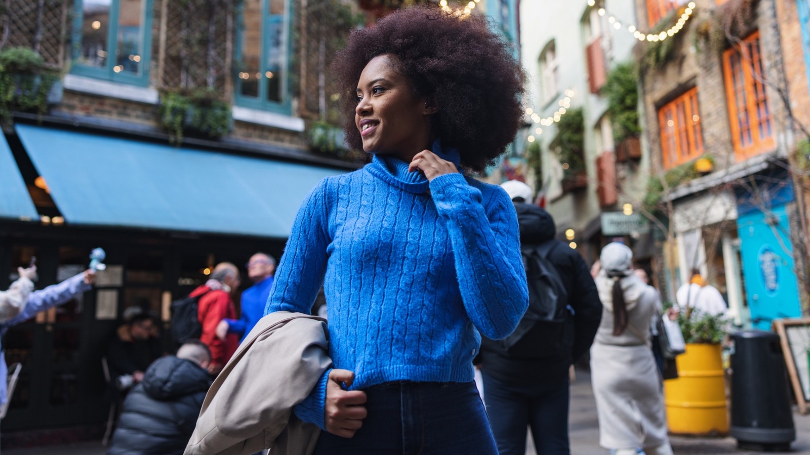 Les meilleures couleurs de mode d’automne pour les peaux foncées