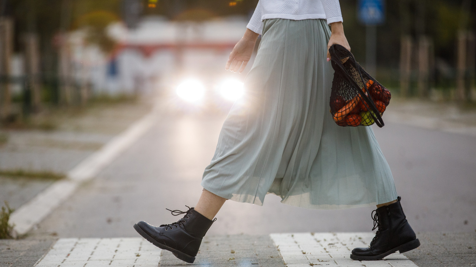 5 combinaisons jupe-botte qui vont bien ensemble pour l’automne
