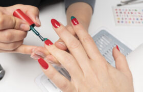 4 tendances d'ongles d'automne qui inspireront votre prochaine manucure mix-and-match