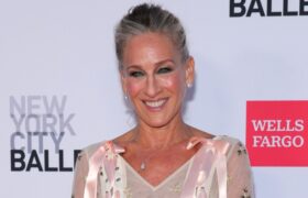 Sarah Jessica Parker troque ses boucles emblématiques contre une longue tresse grise, et tout simplement wow