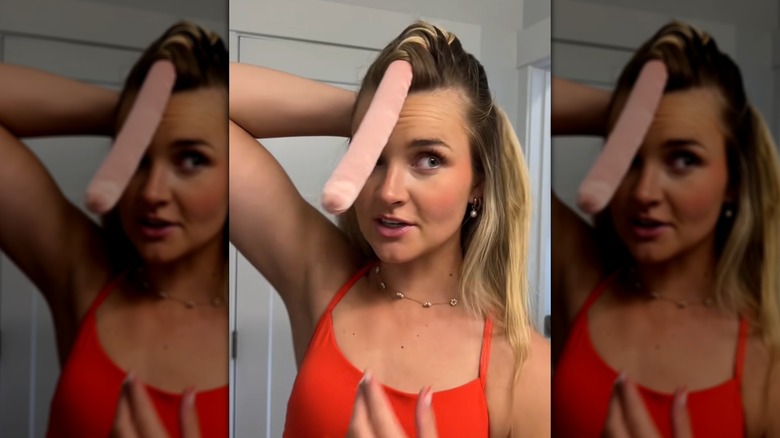 Une femme qui fait le tutoriel sur la licorne sur YouTube