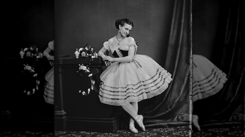 Marie Camargo représentée dans un tableau portant des chaussures de ballet originales