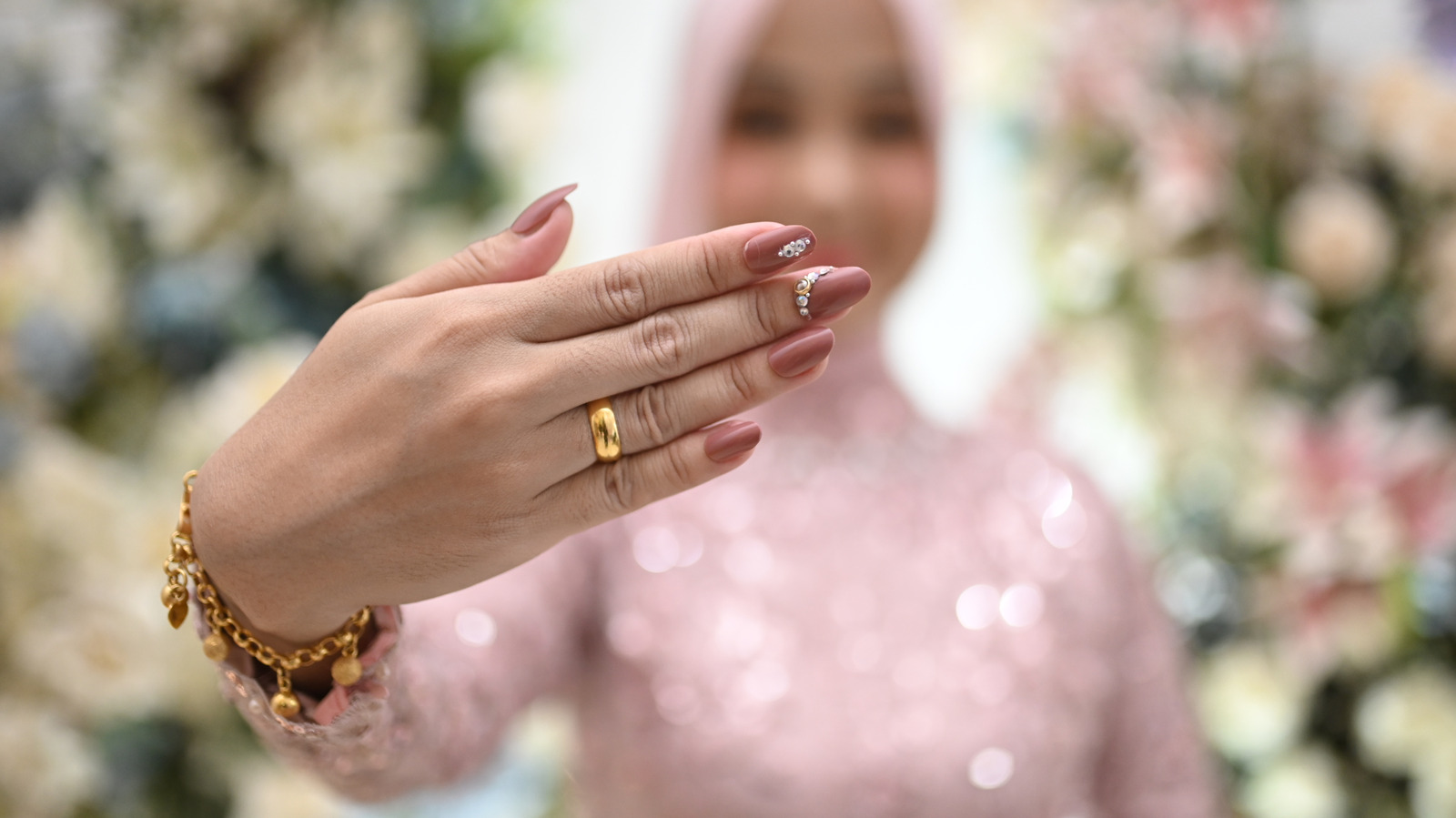 6 idées de manucure chic qui feront paraître les ongles courts plus longs