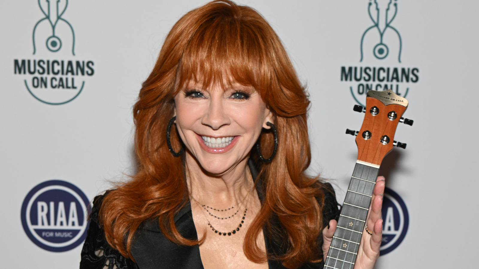 Le style de la mère du marié de Reba McEntire complétait parfaitement sa personnalité