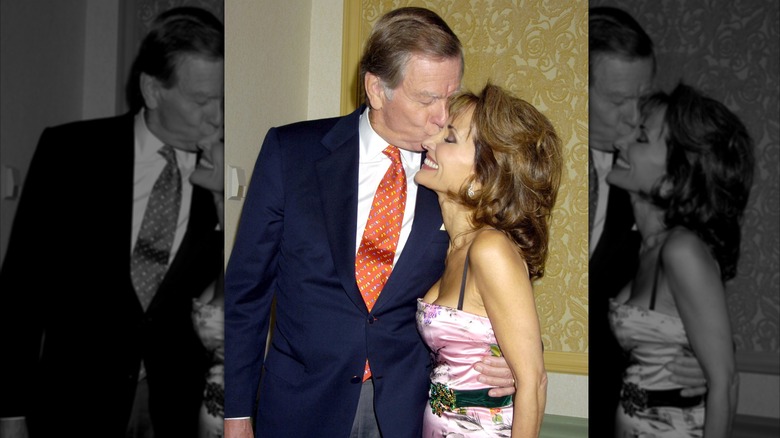 Helmut Huber embrassant Susan Lucci sur la joue en 2004