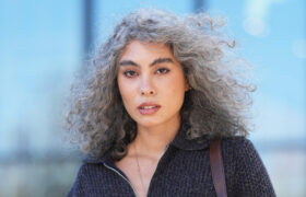 Des couleurs de vêtements qui complèteront vos magnifiques cheveux gris