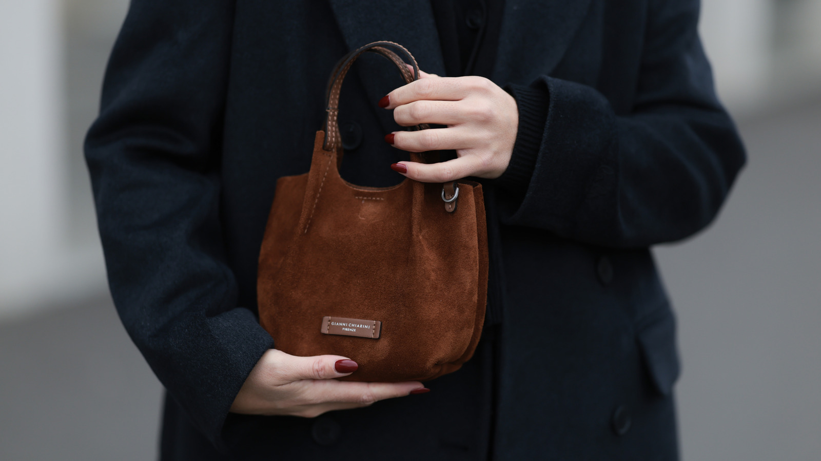 Les meilleures couleurs de manucure d’automne pour les peaux pâles