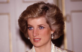 La tendance « Princess Diana Blue Eyeliner » est de retour : comment la recréer avec un budget limité