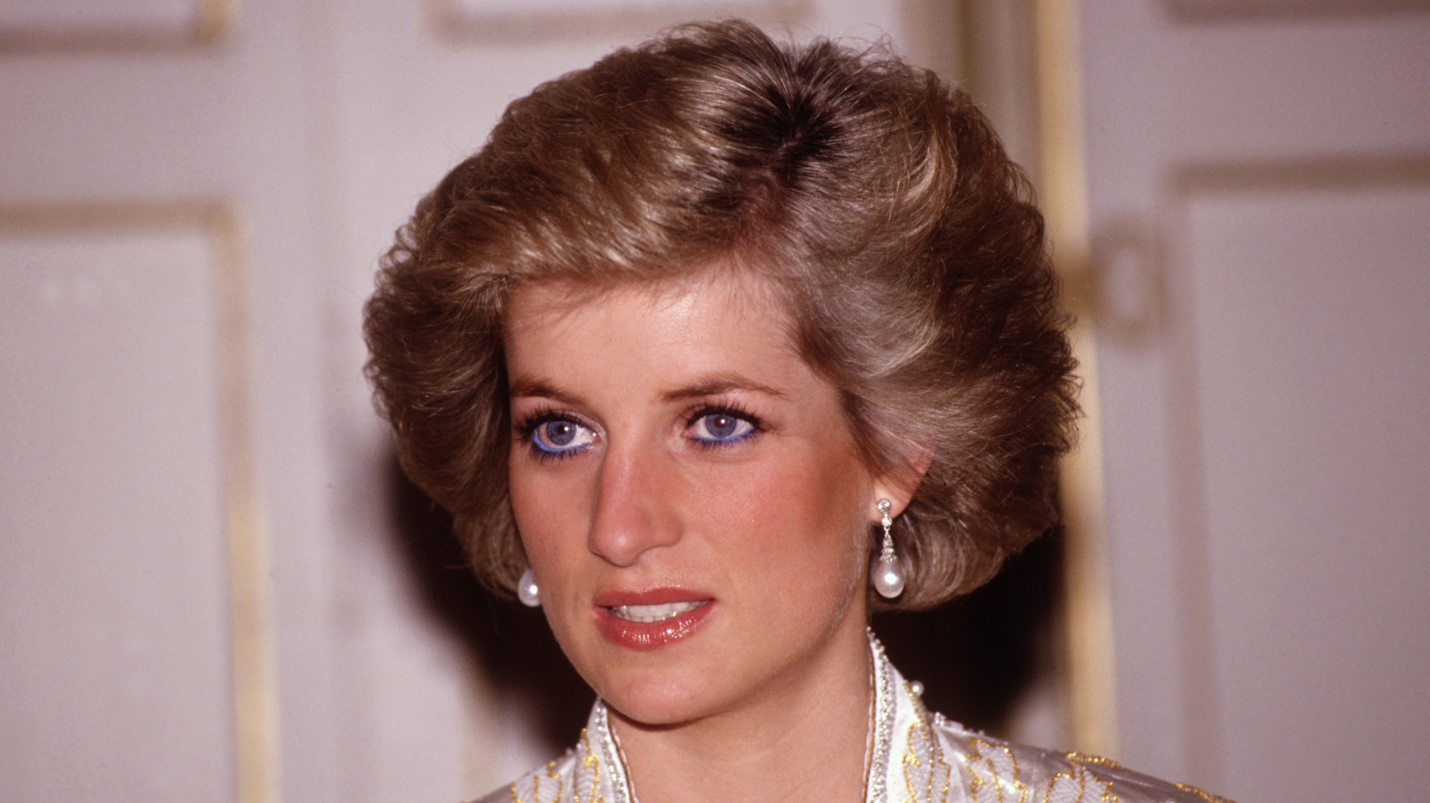 La tendance « Princess Diana Blue Eyeliner » est de retour : comment la recréer avec un budget limité