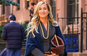Sarah Jessica Parker dit « Tenez mon cosmo » à l'idée que les caleçons longs thermiques sont obsolètes
