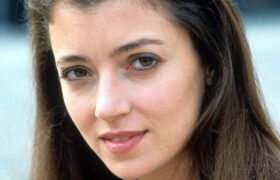 Vous vous souvenez de la star des années 90, Mia Sara ? Elle est si magnifique aujourd'hui