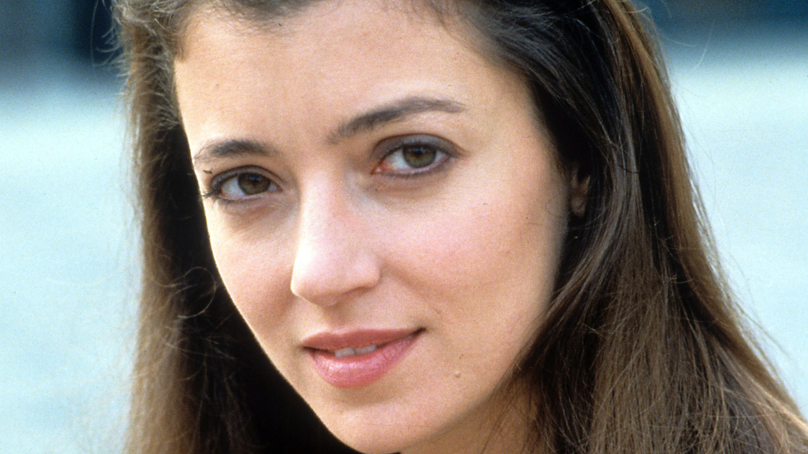Vous vous souvenez de la star des années 90, Mia Sara ? Elle est si magnifique aujourd'hui