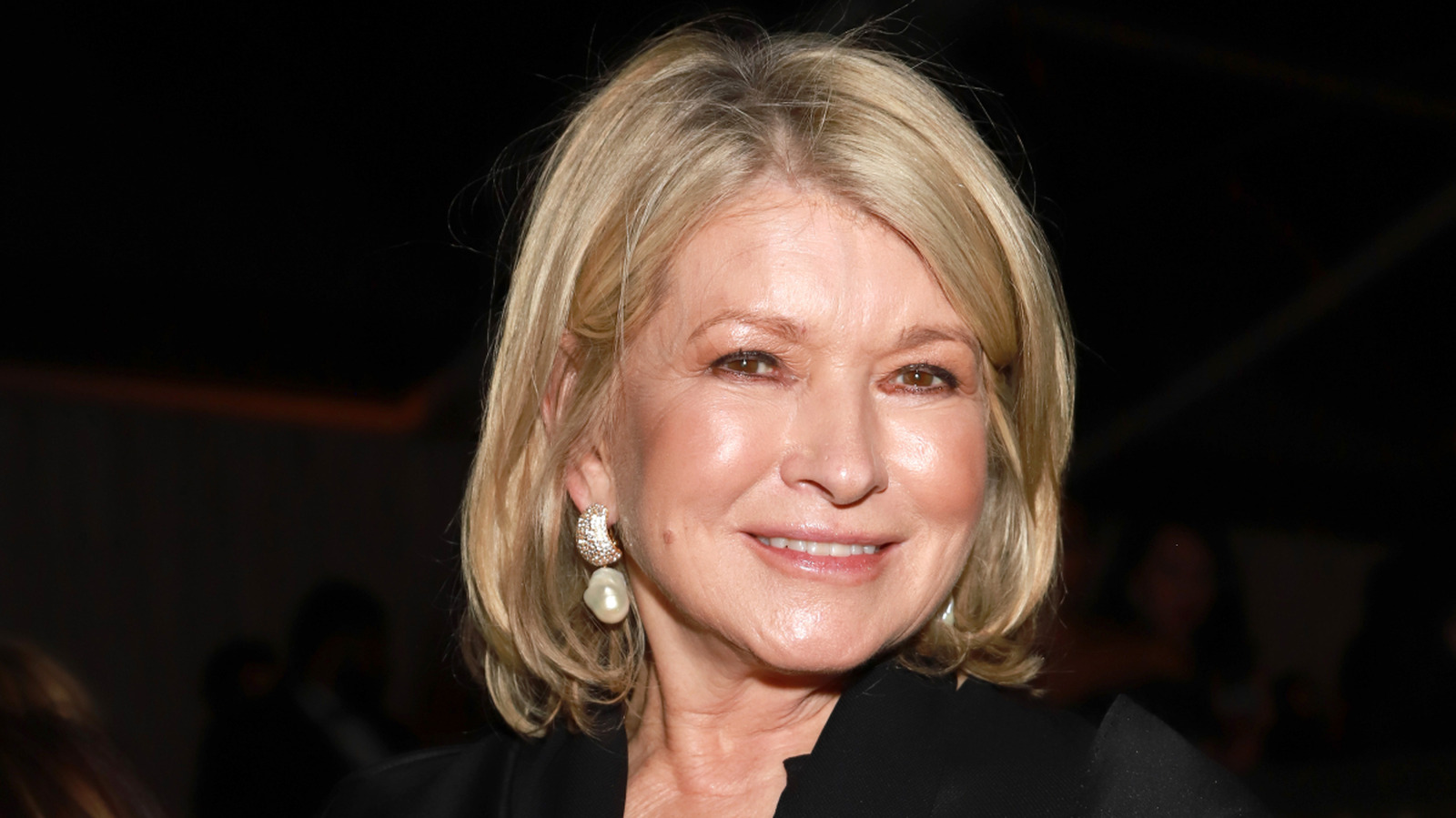 Adieu le jean ! Martha Stewart a prouvé que la tendance des pantalons d'automne la plus chic est aussi la plus confortable