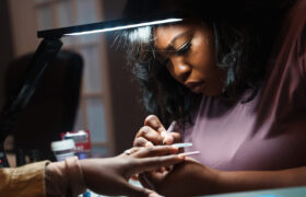 Ongles d'automne : améliorez votre longue manucure avec ces designs amusants