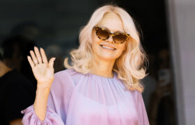 Pamela Anderson se lance dans la tendance des manucures ombrées, alias « The French Fade »
