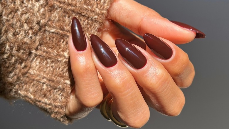 Ongles marron chocolat