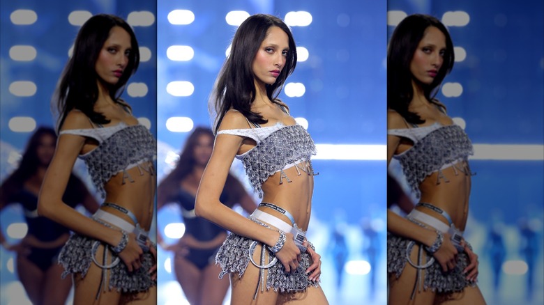 Yasmin Wijnaldum défile pour le défilé Victoria's Secret 2026 le 18 octobre 2026